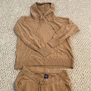 GAP Maternity Cozy Lounge Set